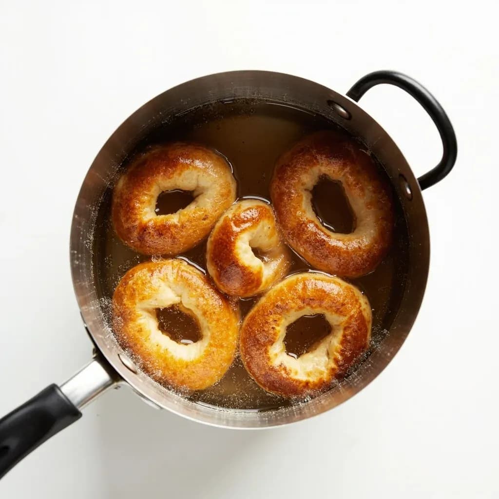 Honey-Water Bagel Boiling