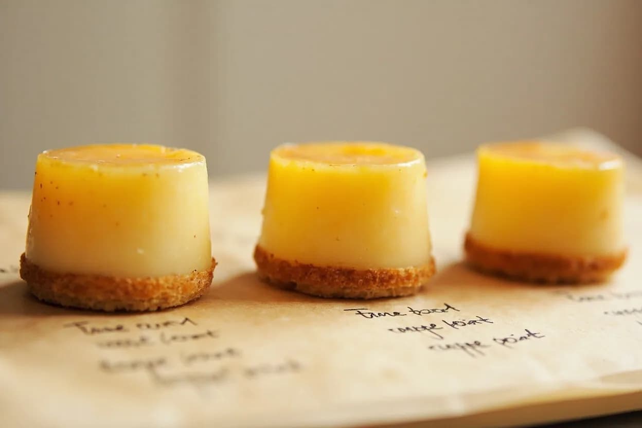 Custard Nappe Point in context — the stages just below and above, side-by-side. Nappe (from the French 'nappe' — tablecloth, or 'napper' — to coat) describes the viscosity stage of a stirred egg-yolk custard, typically crème anglaise, at which the liquid has thickened enough to … Target reference 83°C / 181°F.